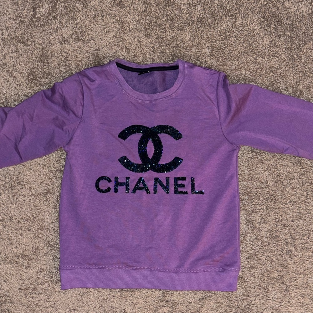 Girls Chanel purple sweatshirt size 9-10 - Picture 7 of 7